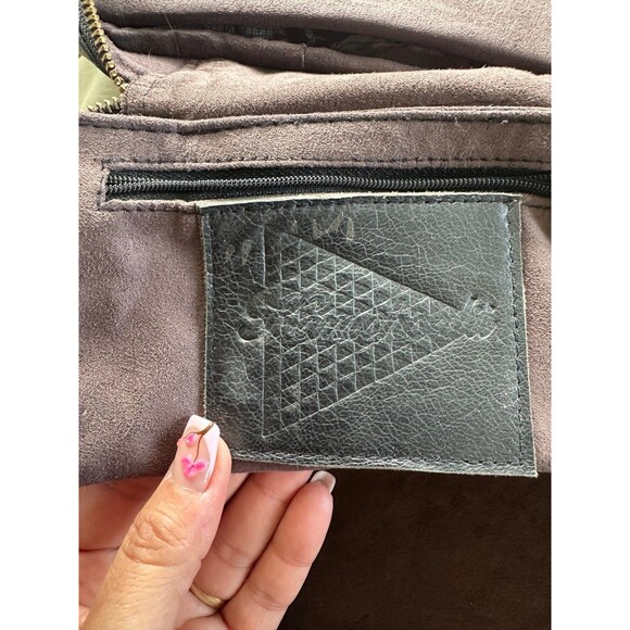 Dezigns By Kamohoalii Hawaiian Tribal New York Fashion Week Cosmetic Train Case - Picture 6 of 7